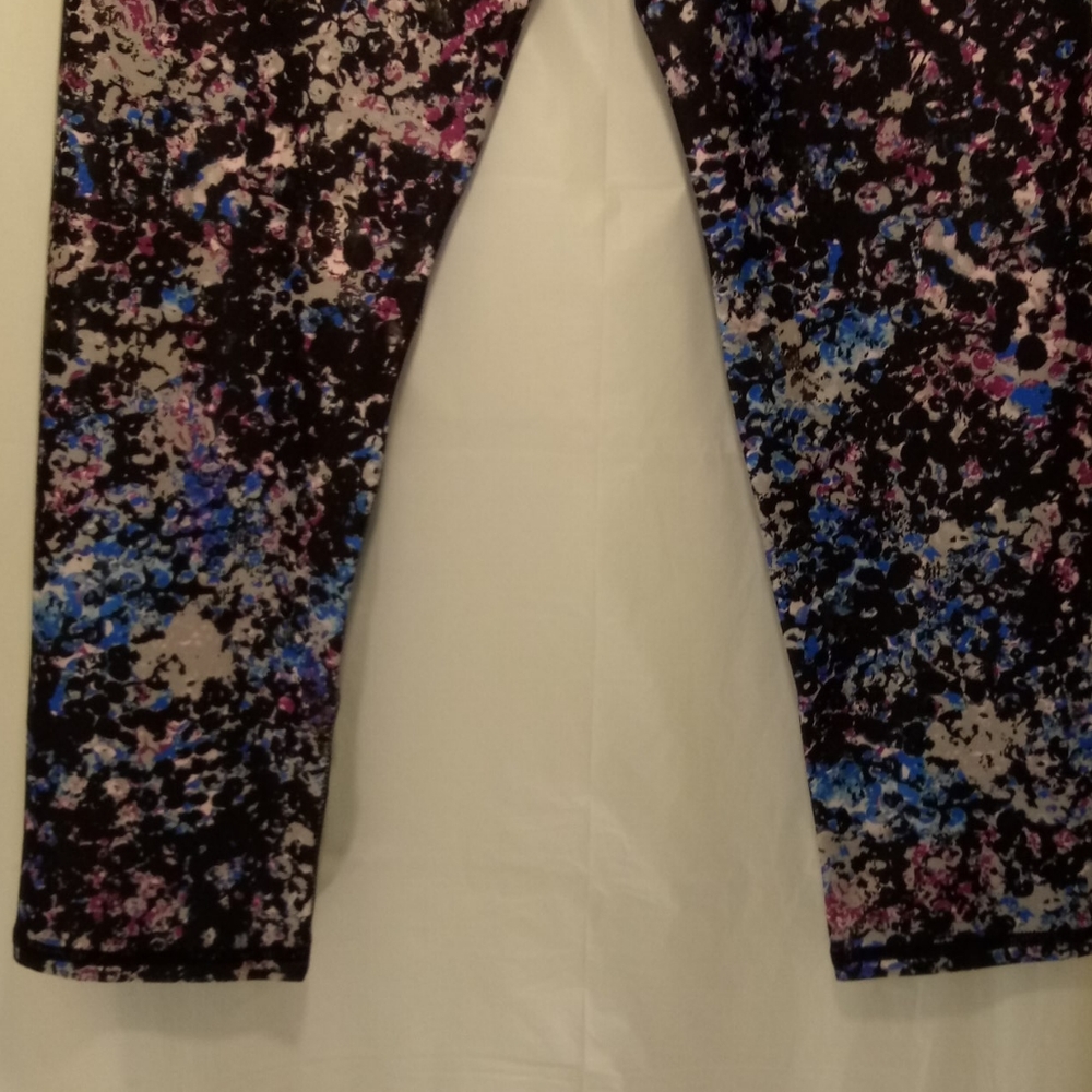 FABLETICS LEGGINGS SOLAR CAPRI - Picture 5 of 7